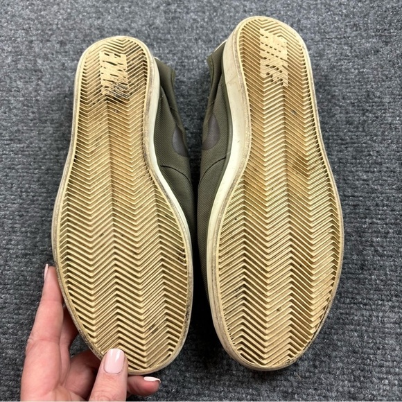 NIKE Women’s Army Green Lace Up Low rise Shoe size: 8.5 - Picture 2 of 11